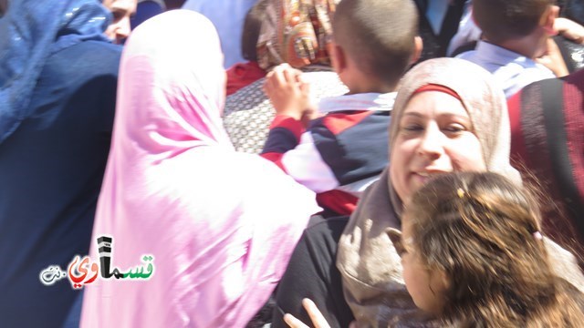 كفرقاسم – فيديو: بساتين الامل, السلام , والمحبة تحتفل بعيد الام على انغام عمو انس وجوقته ..